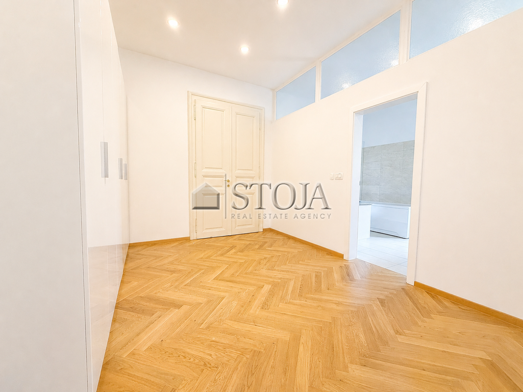 Location: Ljubljana mesto, Center, Center