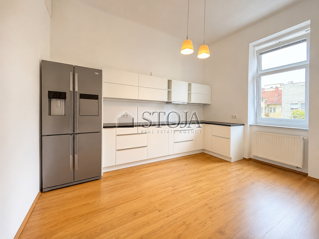 Location: Ljubljana mesto, Center, Center