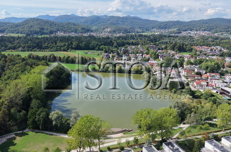 Location: Ljubljana mesto, Šiška, Mostec