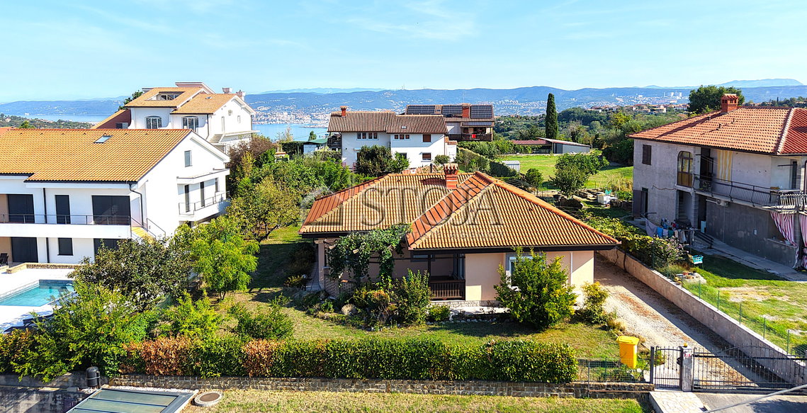 Lokacija: Obalno - kraška, Koper, Hrvatini