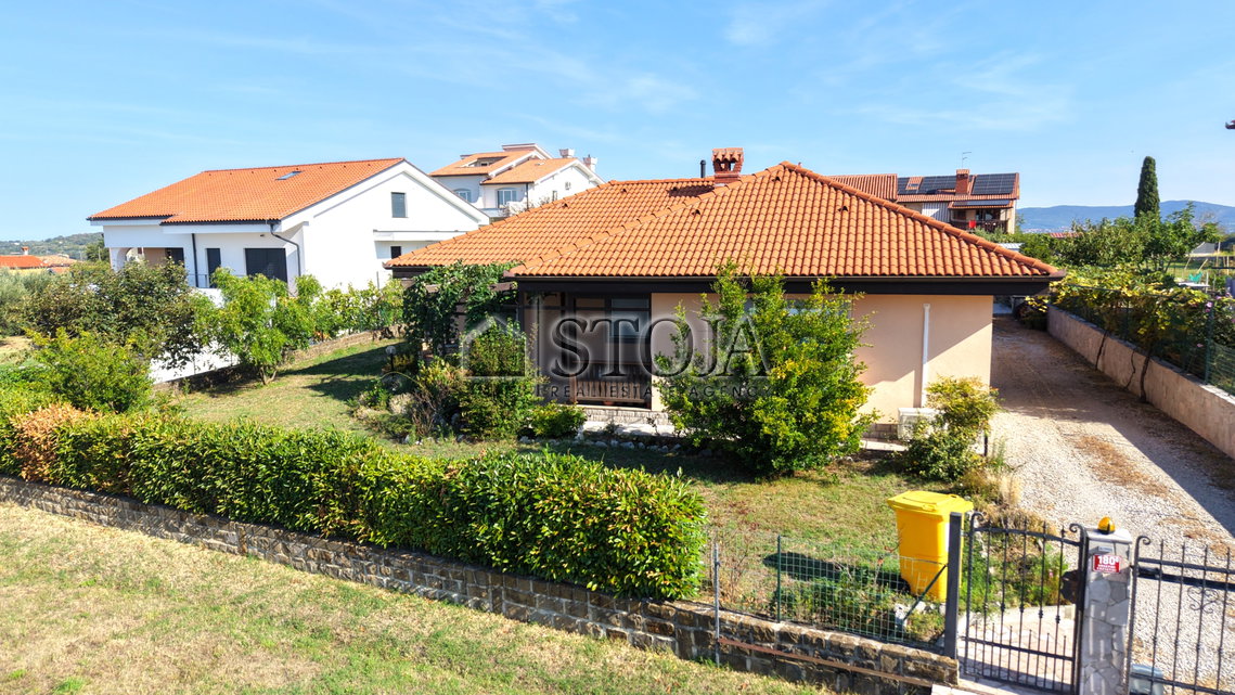 Lokacija: Obalno - kraška, Koper, Hrvatini