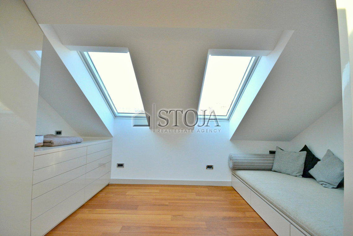 Lokacija: Ljubljana mesto, Center, Center