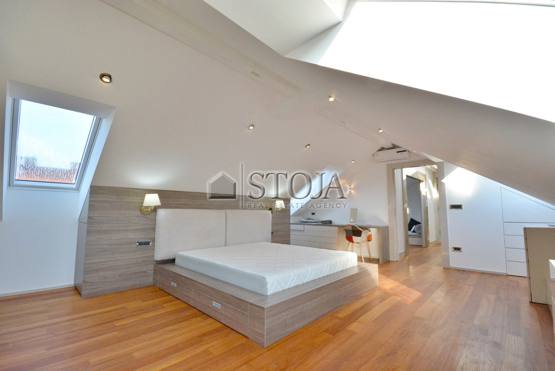 Lokacija: Ljubljana mesto, Center, Center