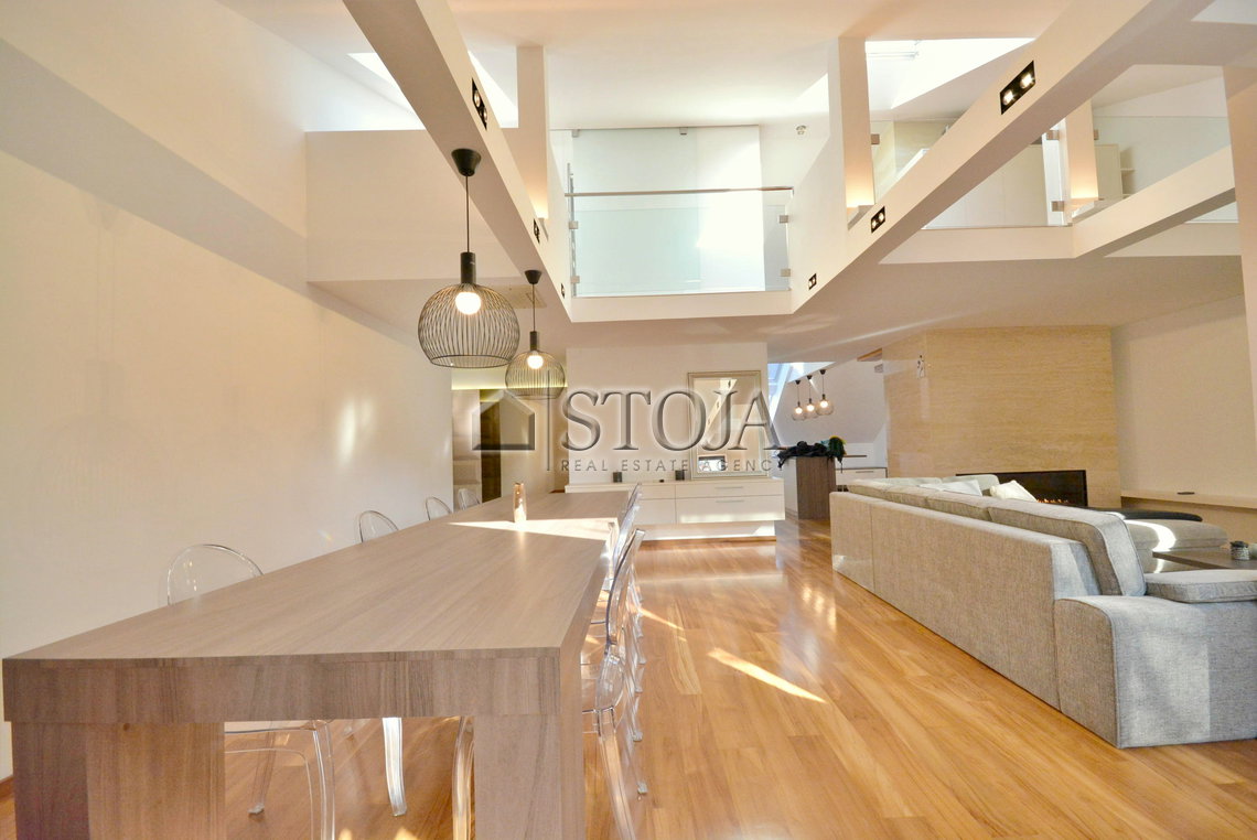 Lokacija: Ljubljana mesto, Center, Center