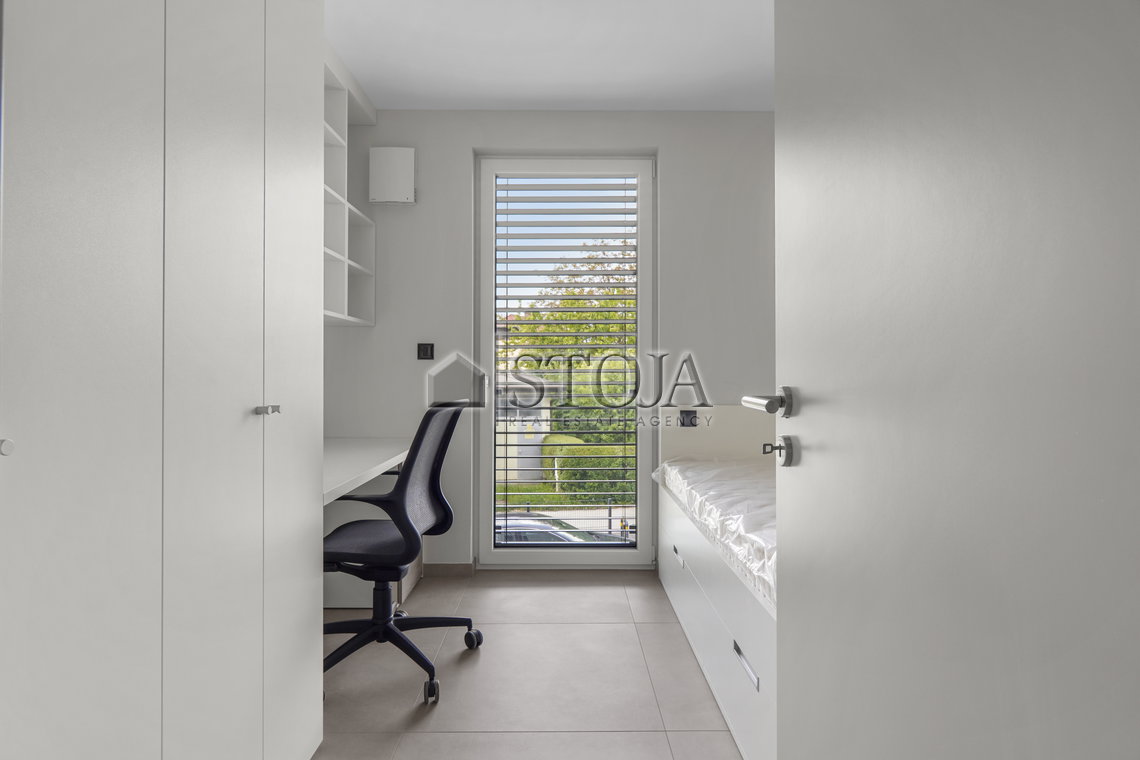 Location: Gorenjska, Kranj, Stražišče