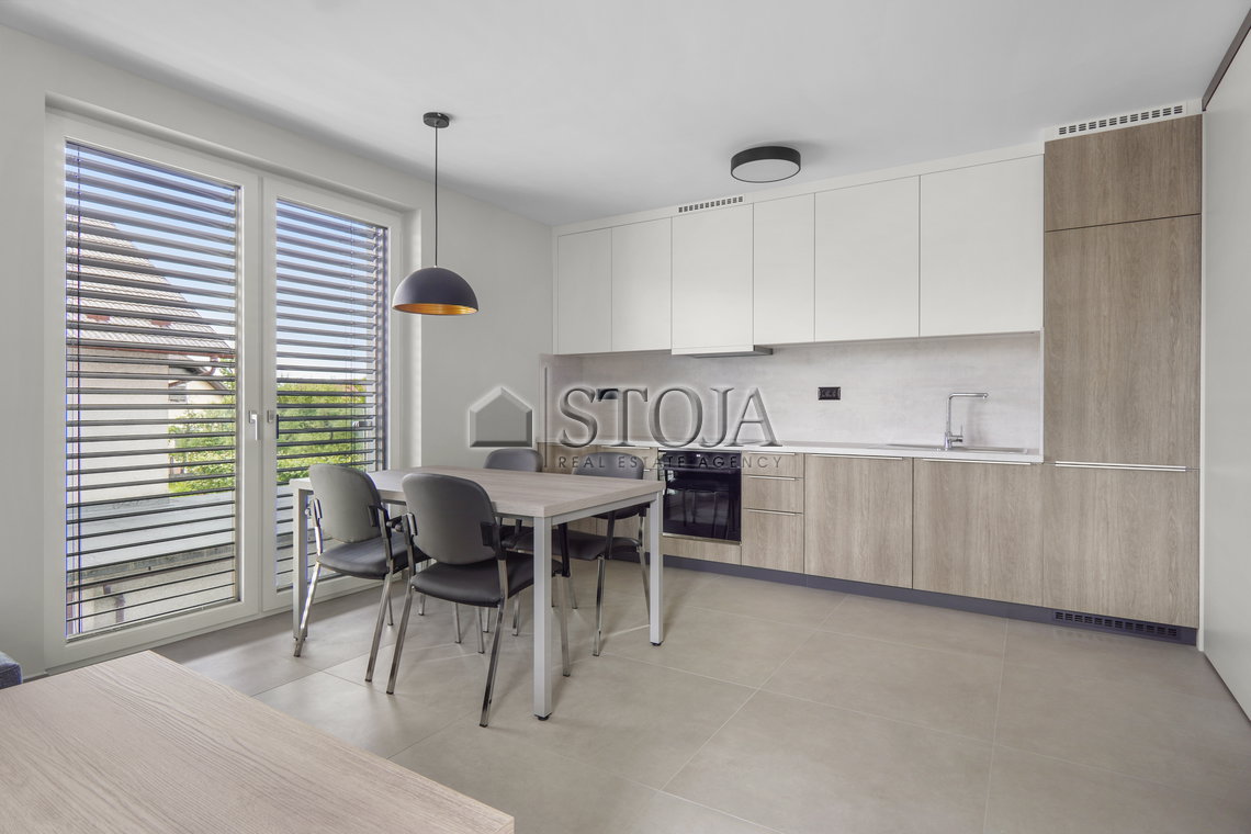 Location: Gorenjska, Kranj, Stražišče