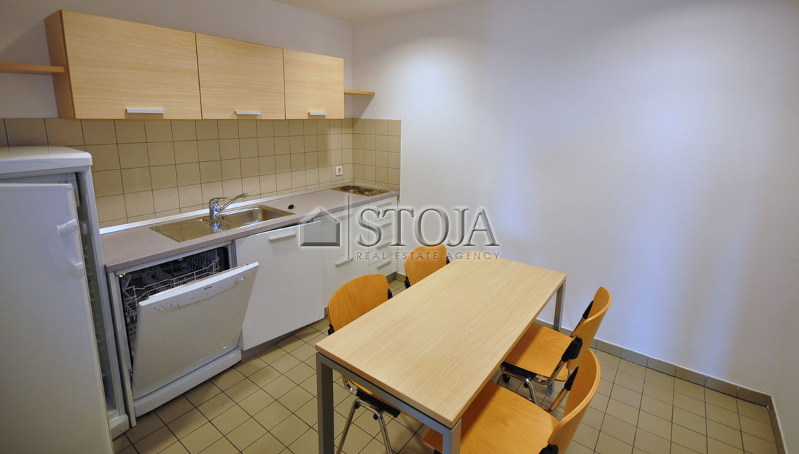 Lokacija: Ljubljana mesto, Bežigrad, Bežigrad