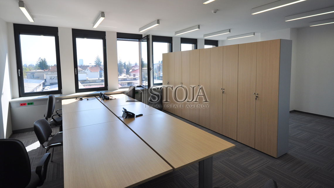 Lokacija: Ljubljana mesto, Bežigrad, Bežigrad