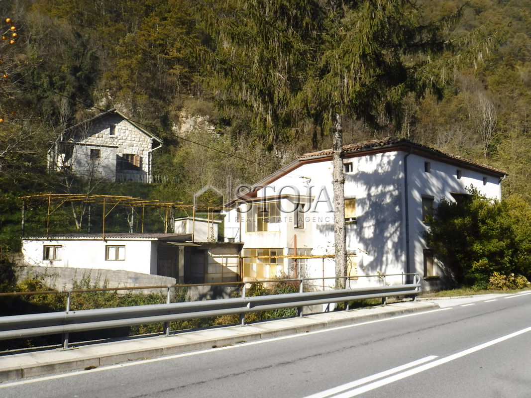 Lokacija: Goriška, Kanal ob Soči, Ajba