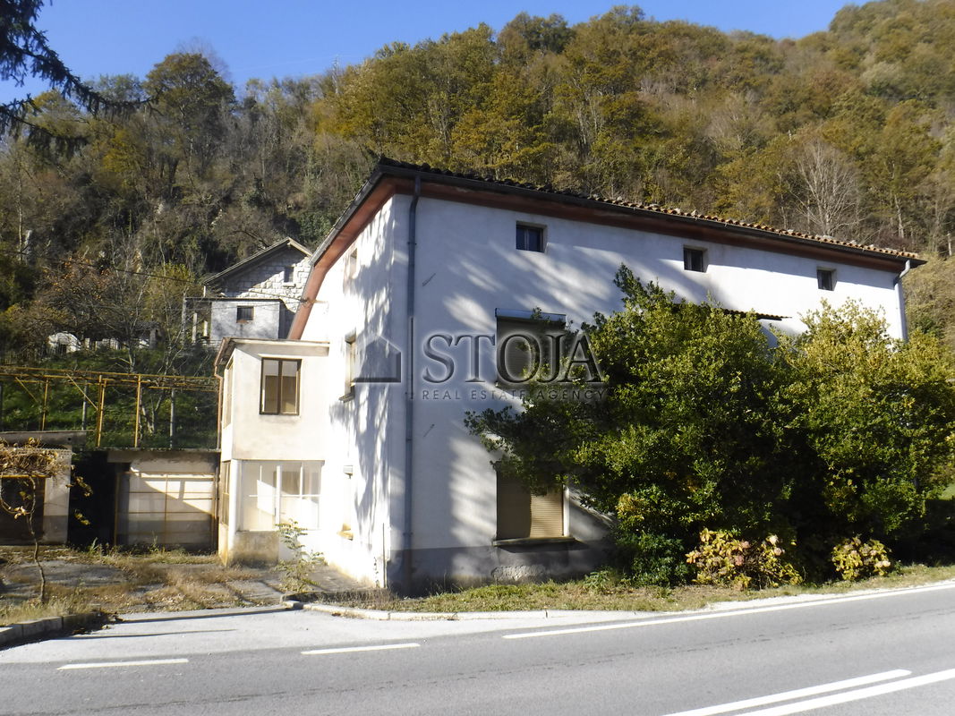 Lokacija: Goriška, Kanal ob Soči, Ajba