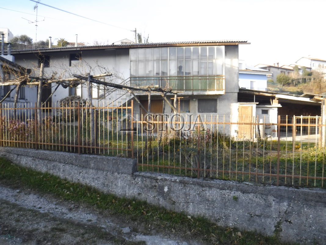Lokacija: Goriška, Brda, Gonjače
