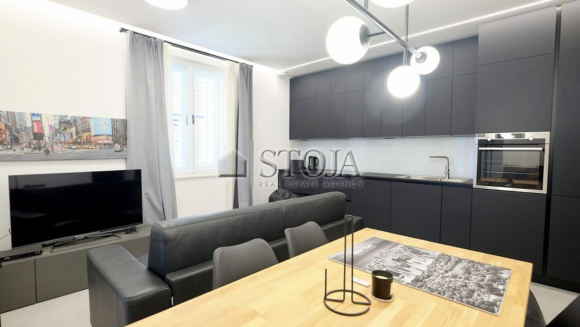 Lokacija: Ljubljana mesto, Vič-Rudnik, Kolezija