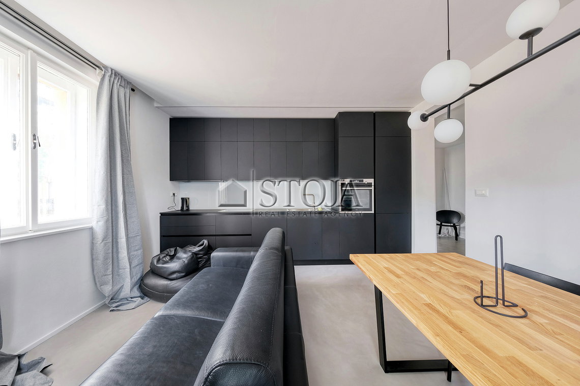 Lokacija: Ljubljana mesto, Vič-Rudnik, Kolezija