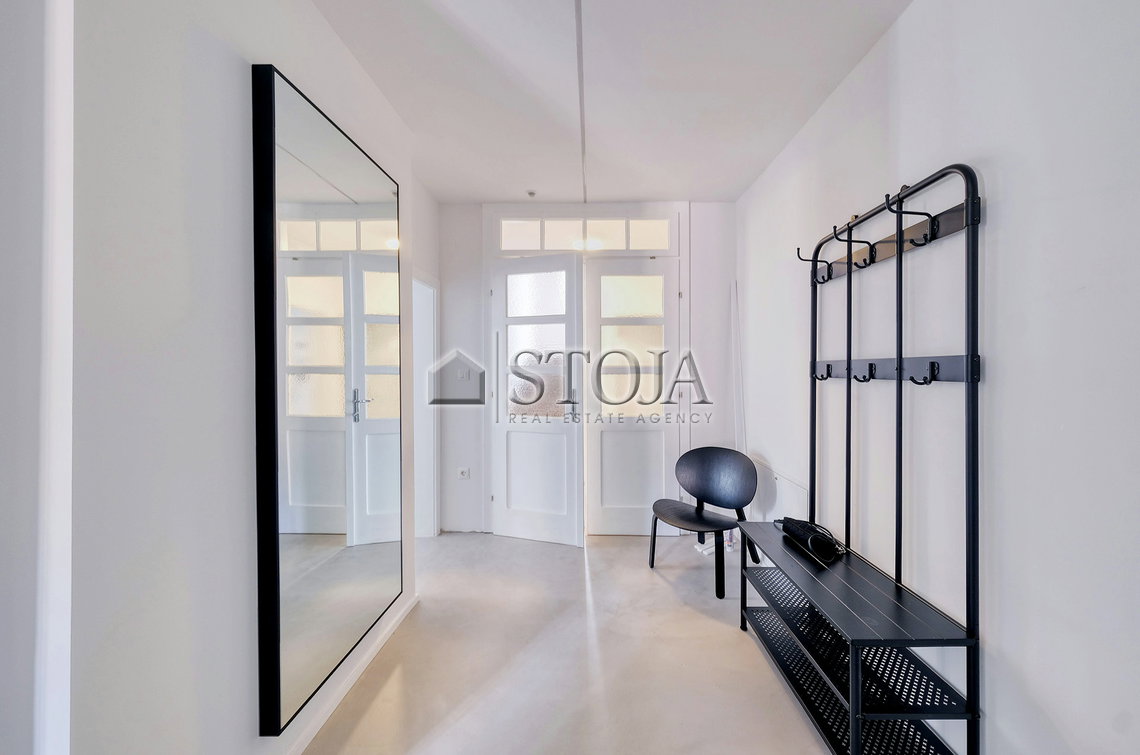 Lokacija: Ljubljana mesto, Vič-Rudnik, Kolezija