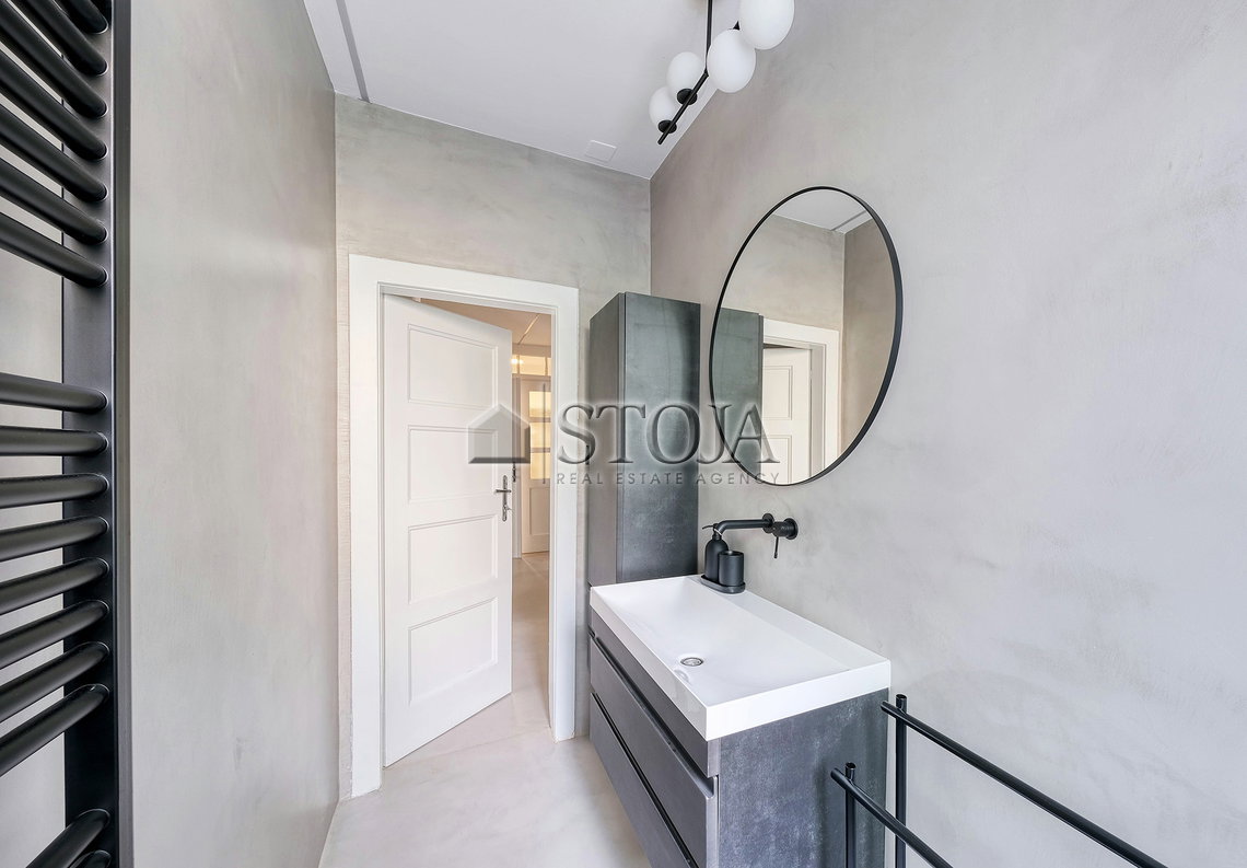 Lokacija: Ljubljana mesto, Vič-Rudnik, Kolezija