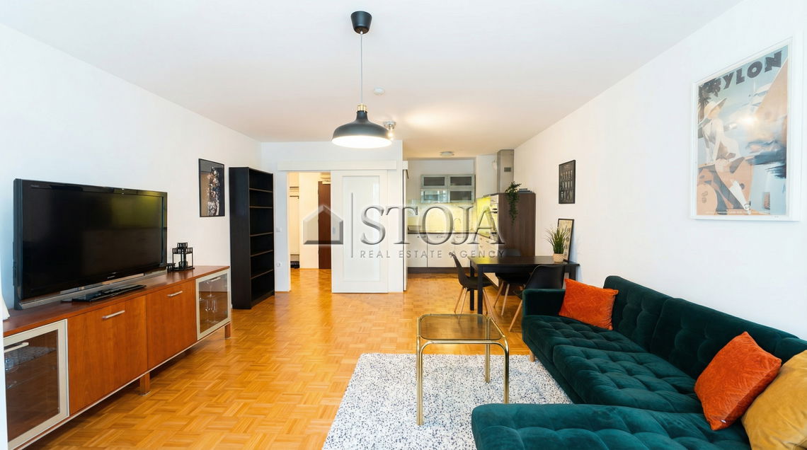 Lokacija: Ljubljana mesto, Center, Center