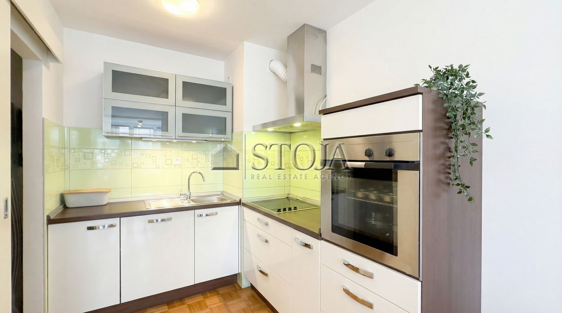 Lokacija: Ljubljana mesto, Center, Center