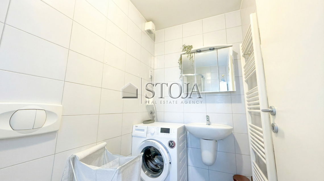 Lokacija: Ljubljana mesto, Center, Center