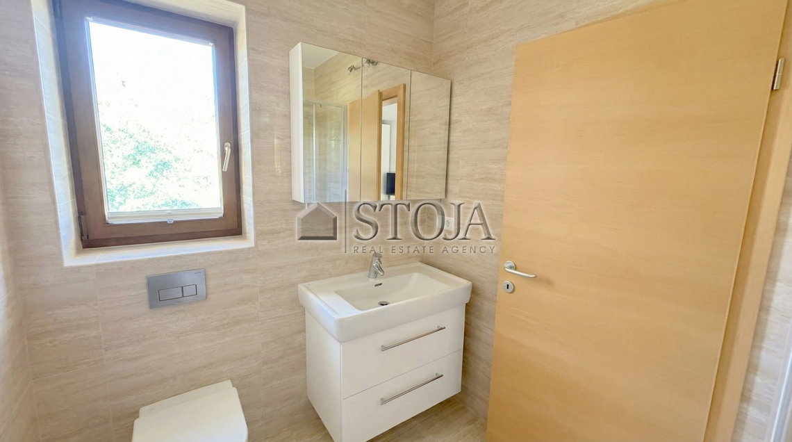 Lokacija: Ljubljana mesto, Šiška, Koseze