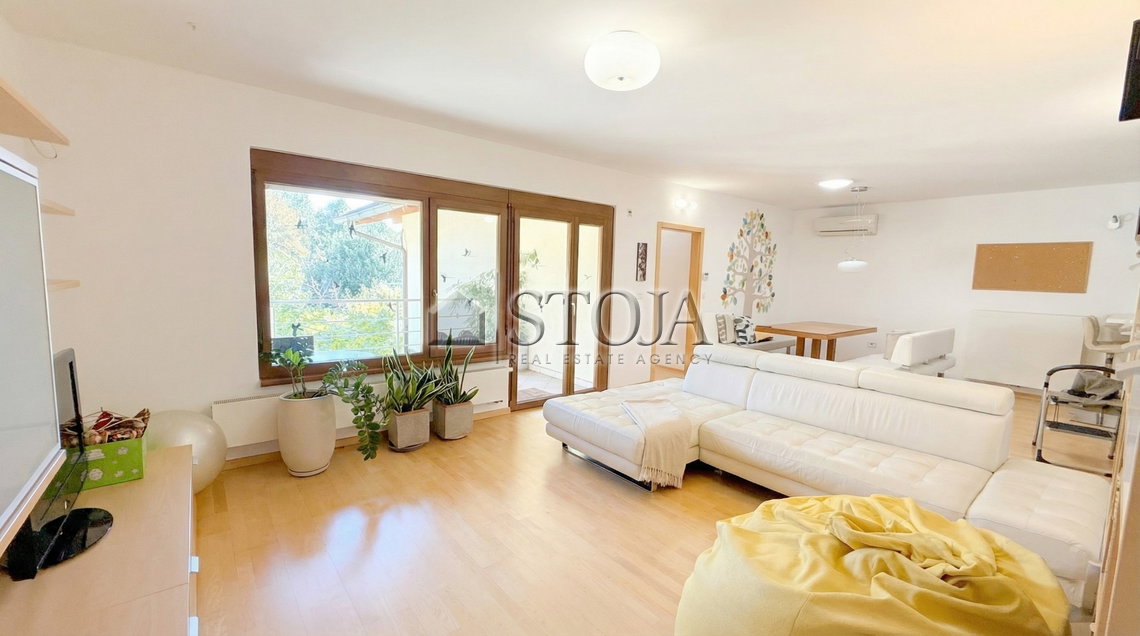 Lokacija: Ljubljana mesto, Šiška, Koseze