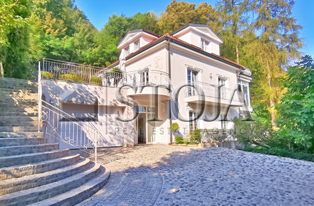 Location: Ljubljana mesto, Center, Center