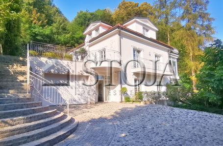 Location: Ljubljana mesto, Center, Center