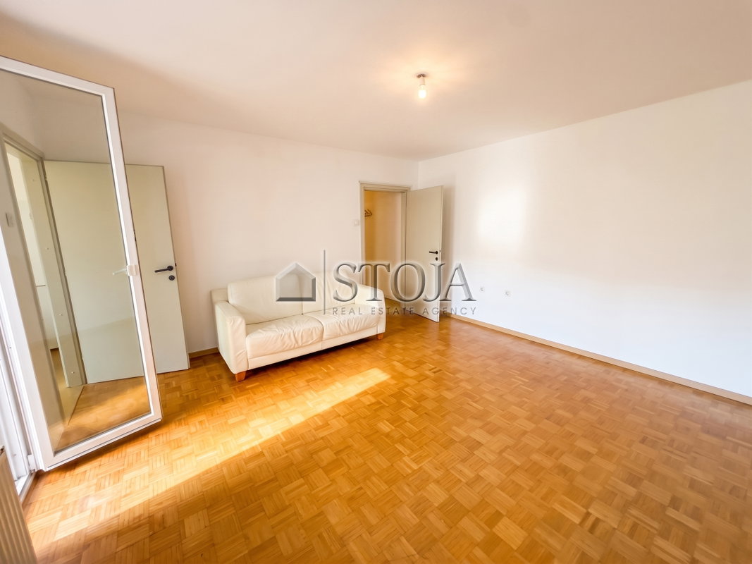 Location: Ljubljana mesto, Vič-Rudnik, Kolezija