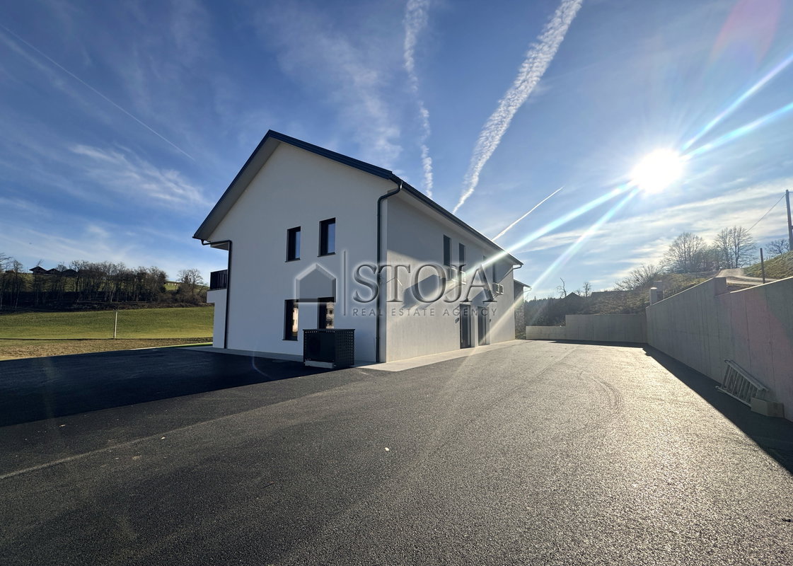 Lokacija: Ljubljana okolica, Ivančna Gorica, Ivančna Gorica