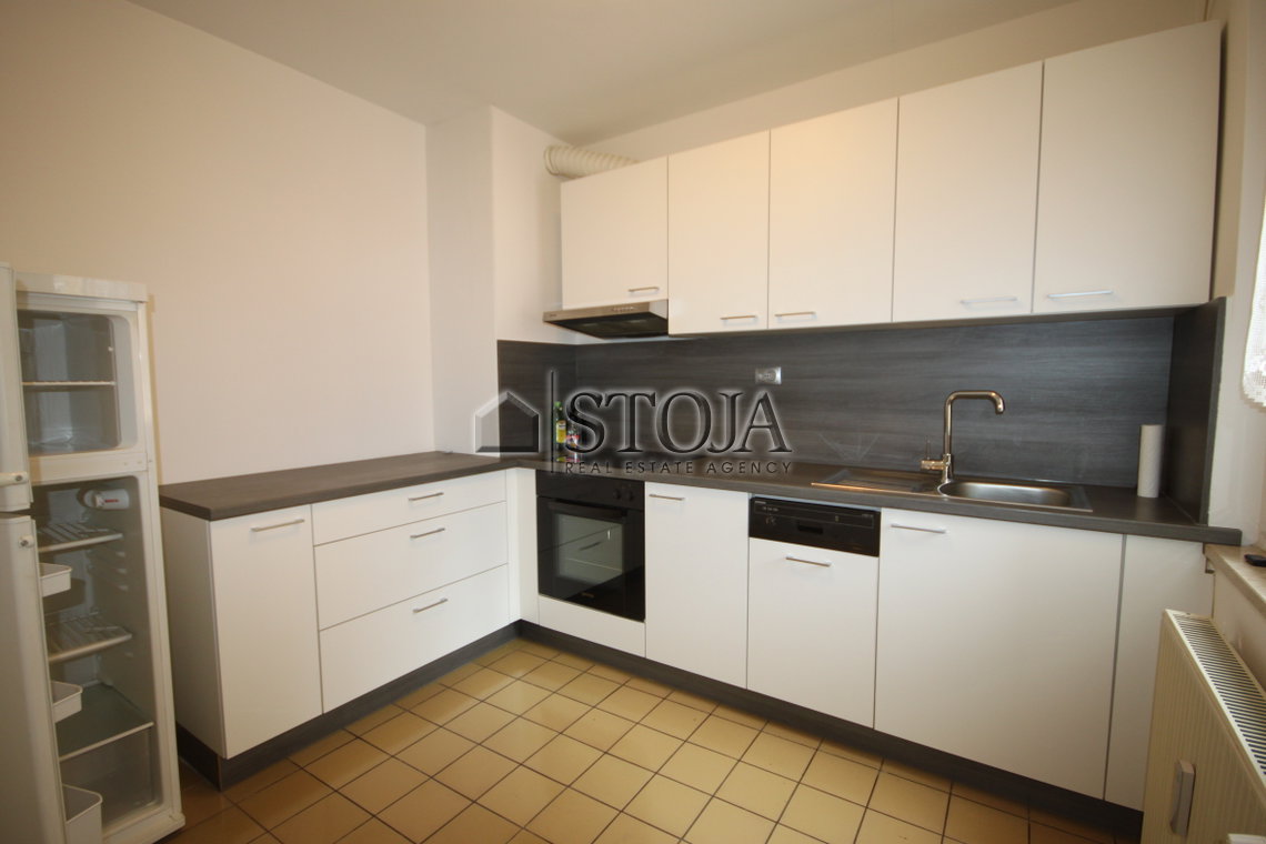 Location: Ljubljana mesto, Center, Center