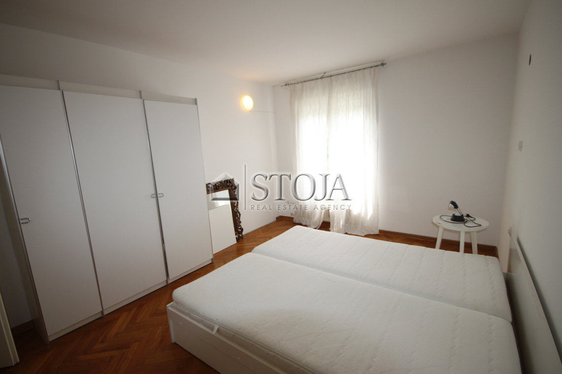 Location: Ljubljana mesto, Center, Center