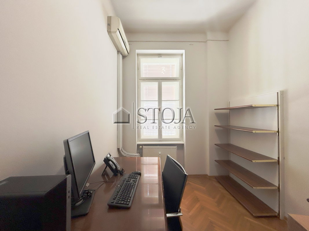 Lokacija: Ljubljana mesto, Center