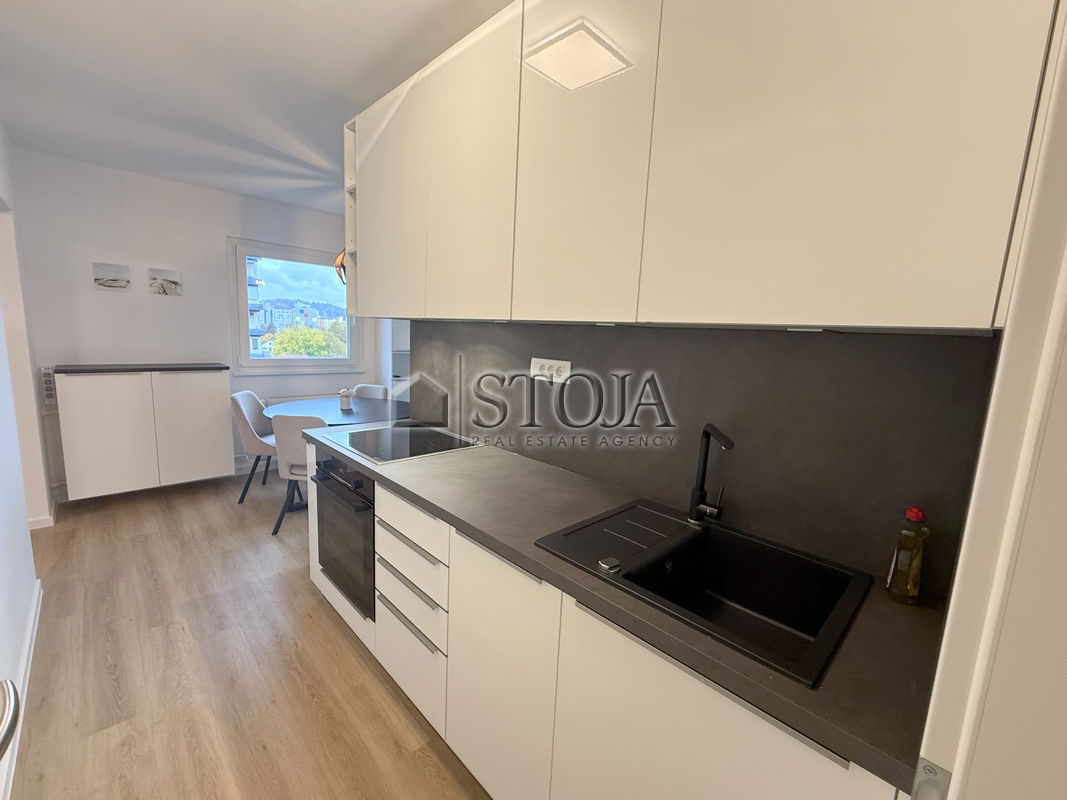 Lokacija: Ljubljana mesto, Šiška, Dravlje