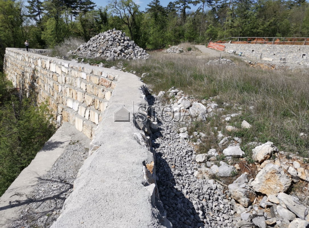 Location: Coastal-Karst, Sežana, Avber