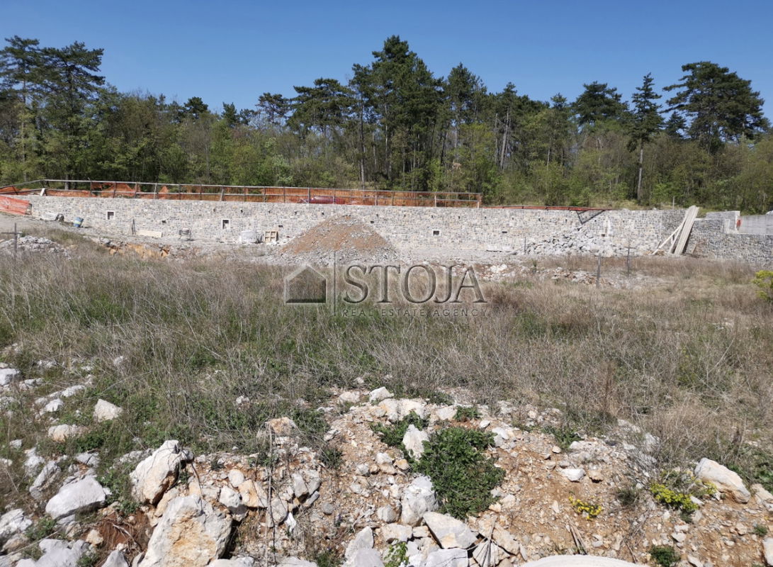Location: Coastal-Karst, Sežana, Avber
