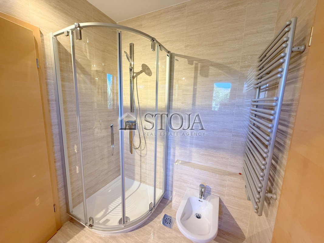 Lokacija: Ljubljana mesto, Šiška, Koseze