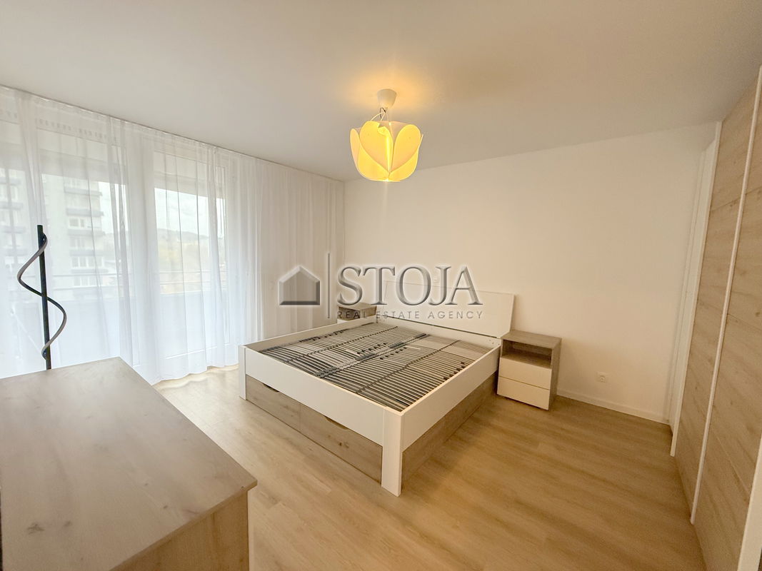 Lokacija: Ljubljana mesto, Šiška, Dravlje