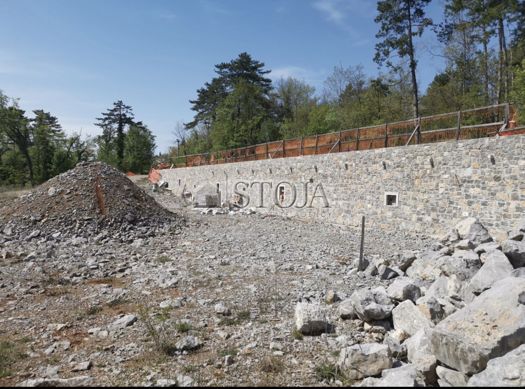 Location: Coastal-Karst, Sežana, Avber
