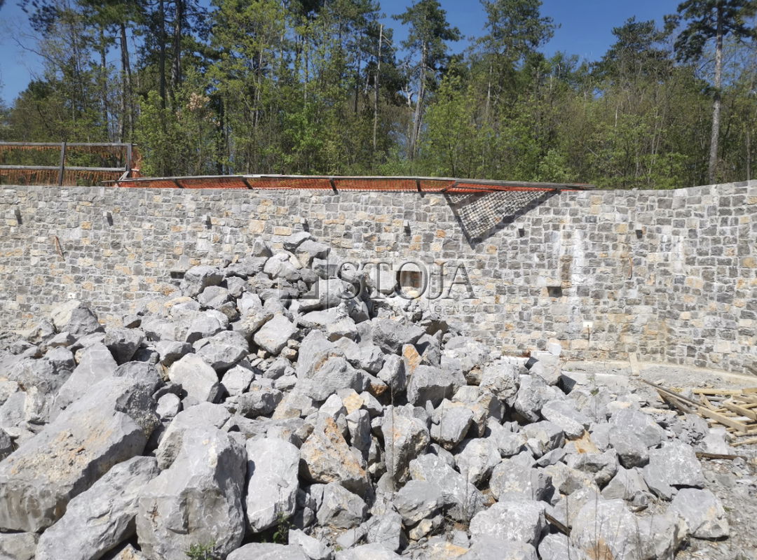Location: Coastal-Karst, Sežana, Avber