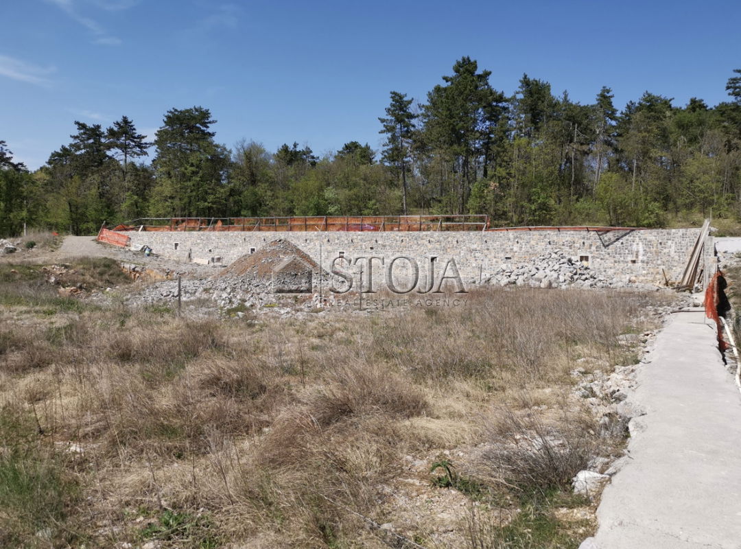 Location: Coastal-Karst, Sežana, Avber