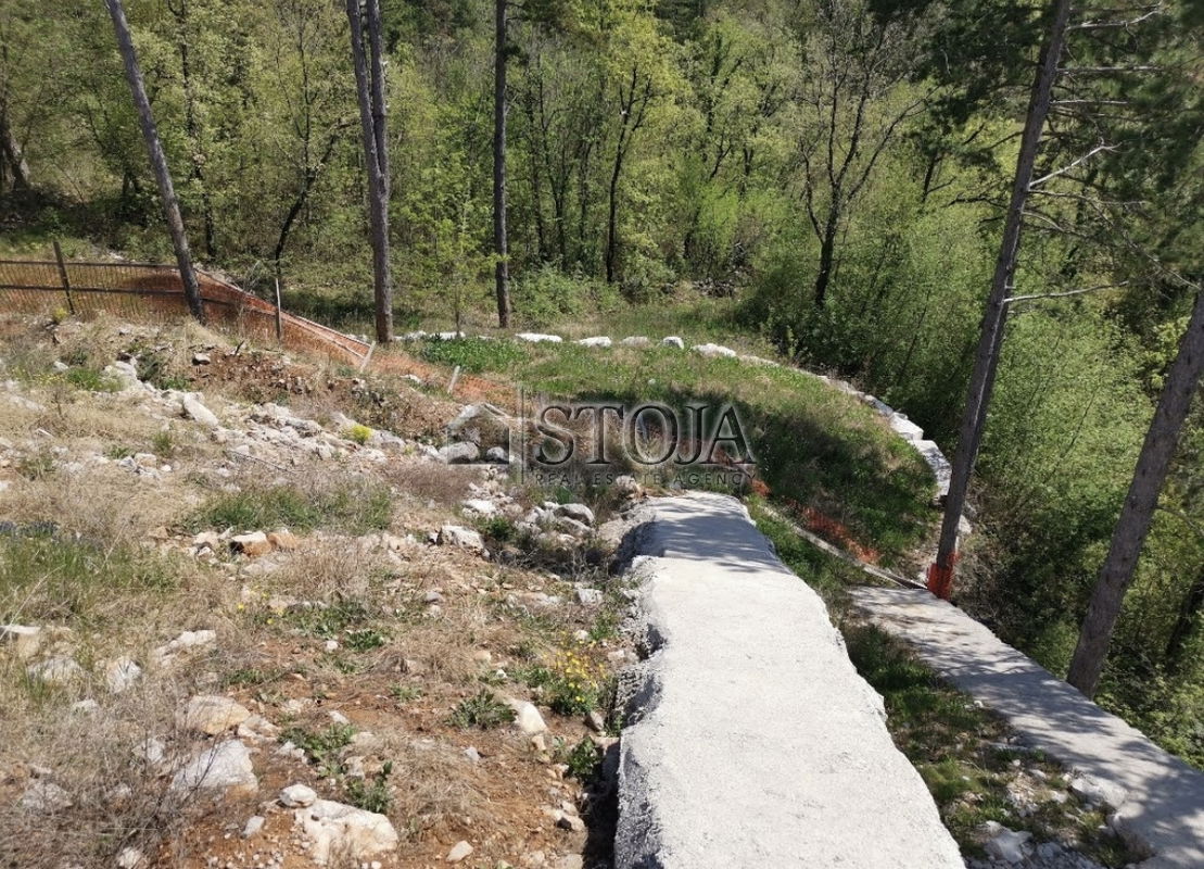 Location: Coastal-Karst, Sežana, Avber