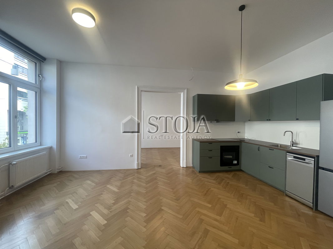 Lokacija: Ljubljana mesto, Center, Center