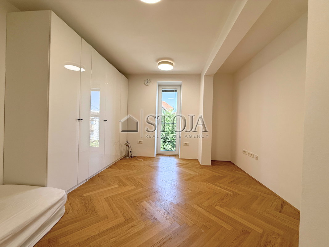 Lokacija: Ljubljana mesto, Vič-Rudnik, Trnovo