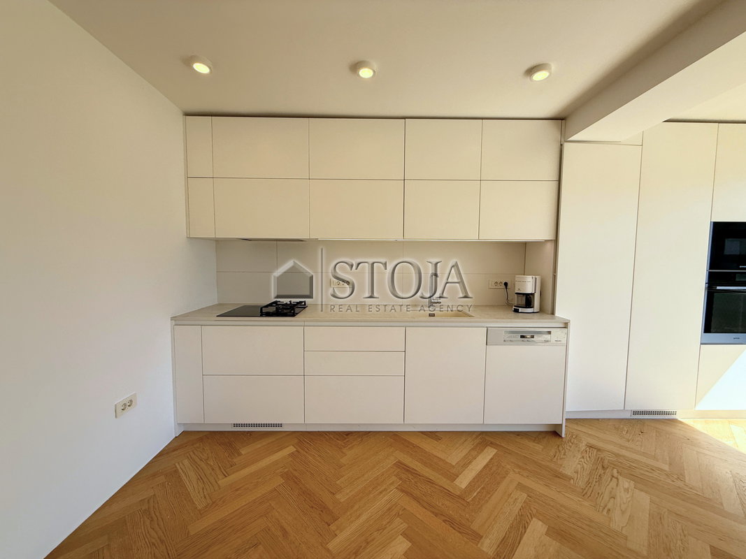 Lokacija: Ljubljana mesto, Vič-Rudnik, Trnovo