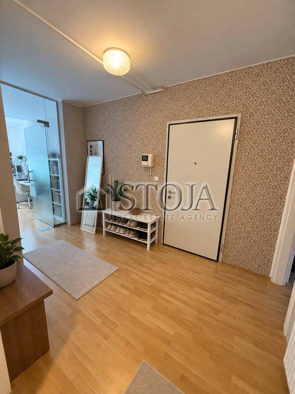 Lokacija: Ljubljana mesto, Šiška, Mostec