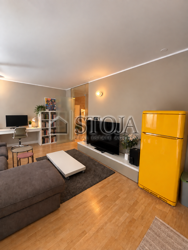 Lokacija: Ljubljana mesto, Šiška, Mostec