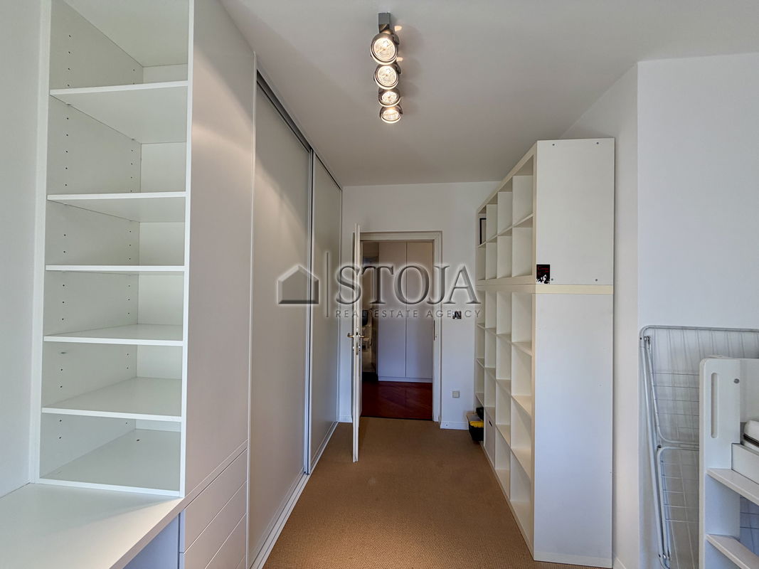 Location: Ljubljana City, Vič-Rudnik, Trnovo