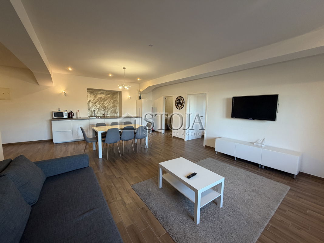 Lokacija: Ljubljana mesto, Center, Center