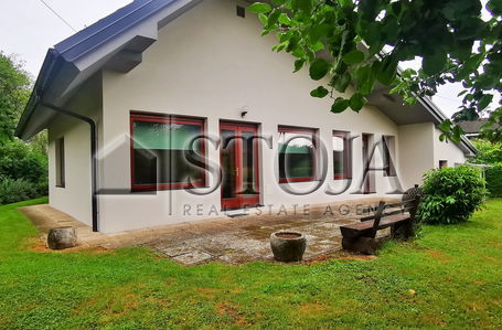 Lokacija: Ljubljana mesto, Šiška, Šmartno pod Šmarno goro