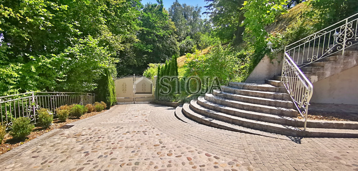 Location: Ljubljana mesto, Center, Center