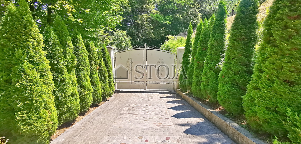 Location: Ljubljana mesto, Center, Center